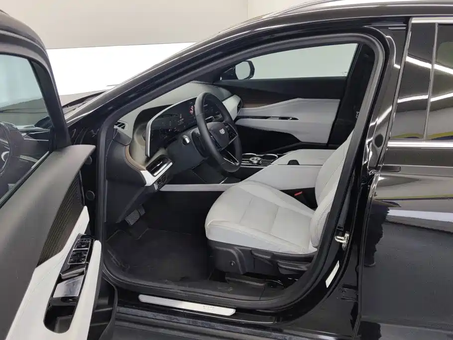 Cadillac GT4 2025 2023 25T Trend Edition