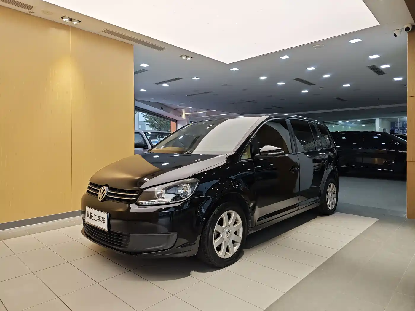 Volkswagen Touran 2011 1.4T Manual Smart Style 5-seater