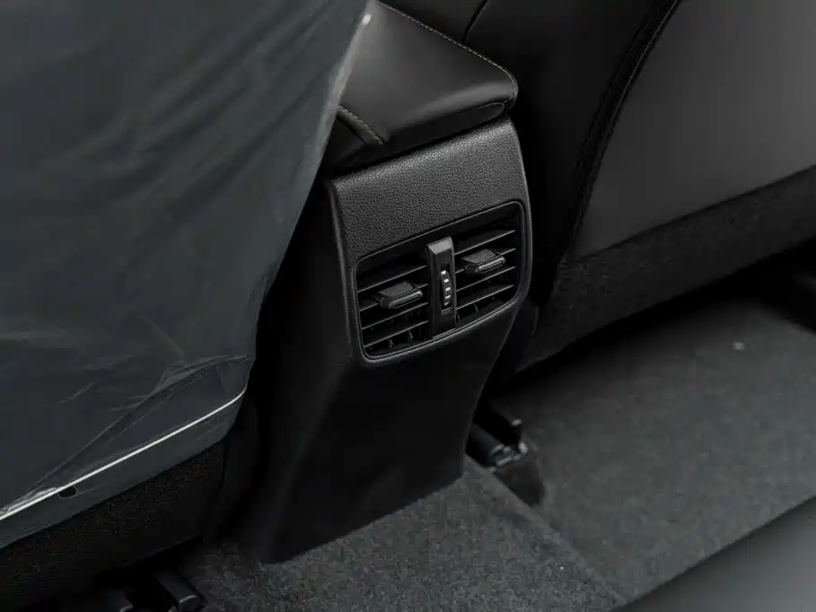 Фото 20 - Toyota Corolla