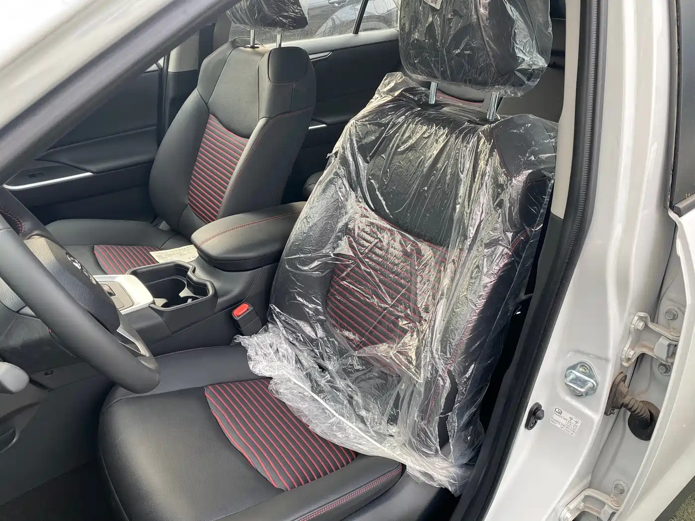 Toyota RAV4 Rongfang Dual Engine E+ 2024 2.5L 2WD Elite Pro фото 12