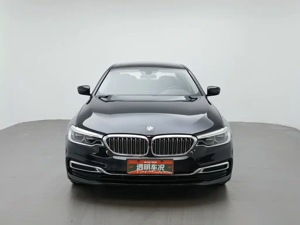 Photo 3 - BMW 5 Series