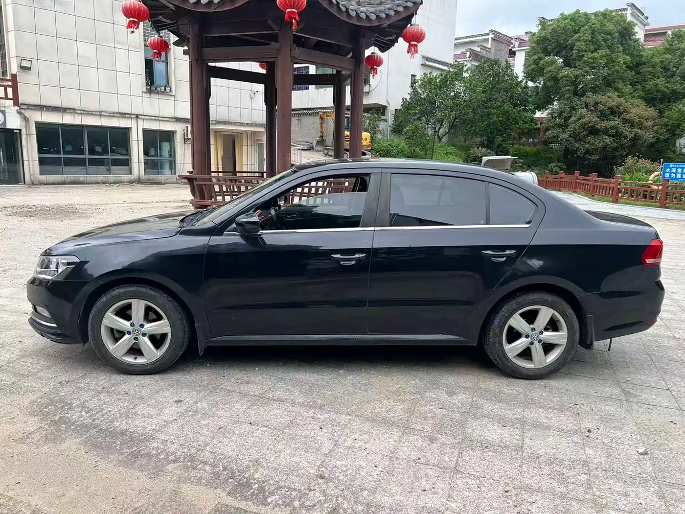 Volkswagen Lavida 2017 1.6L Automatic Comfort Edition фото 2