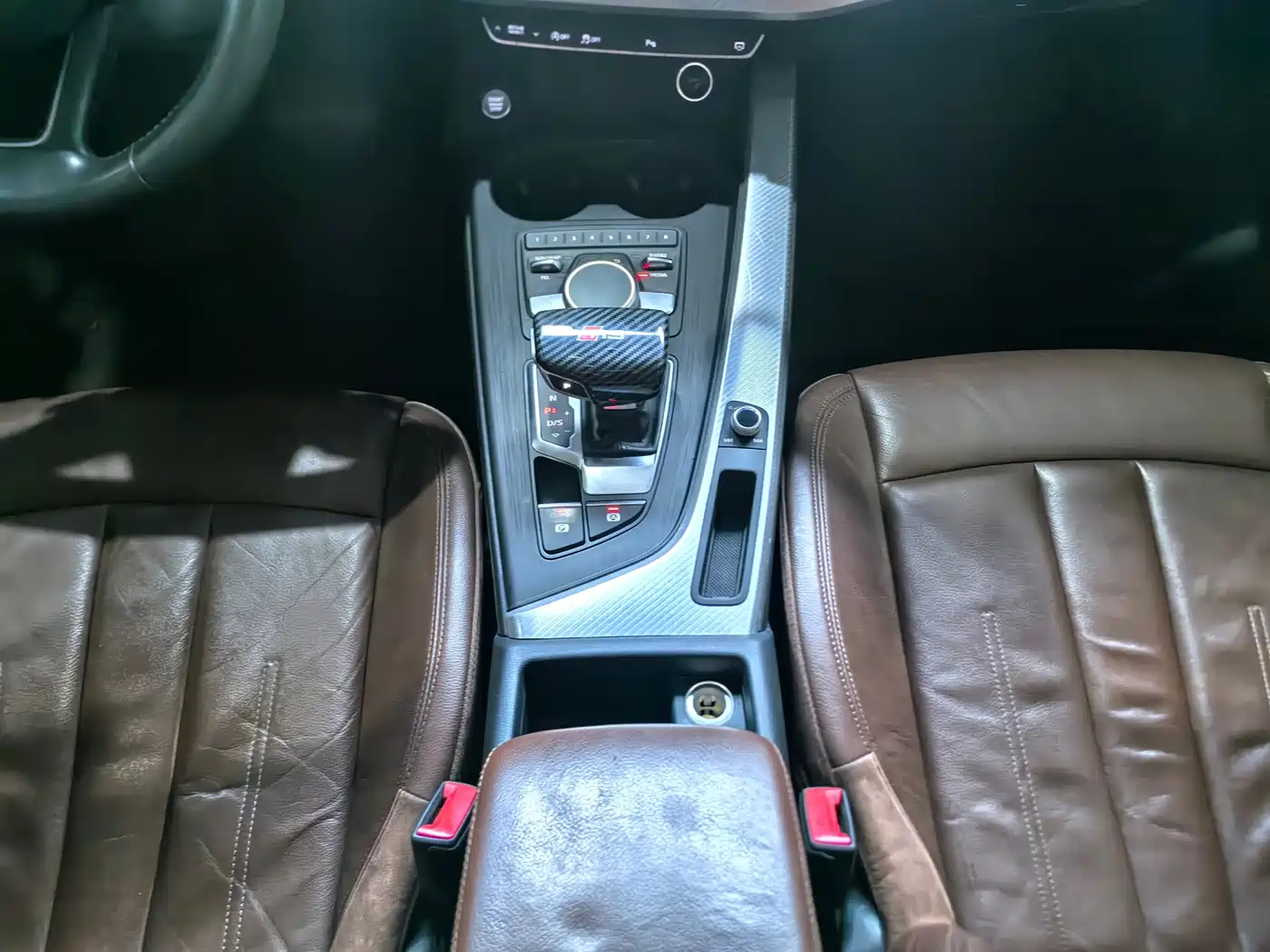 Фото 14 - Audi A4L