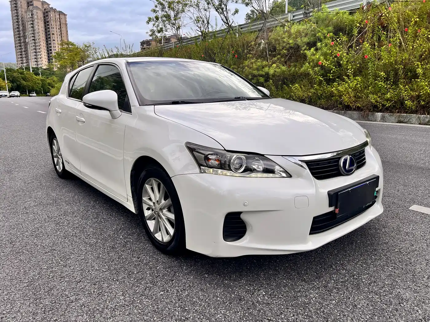 Фото 3 - Lexus CT