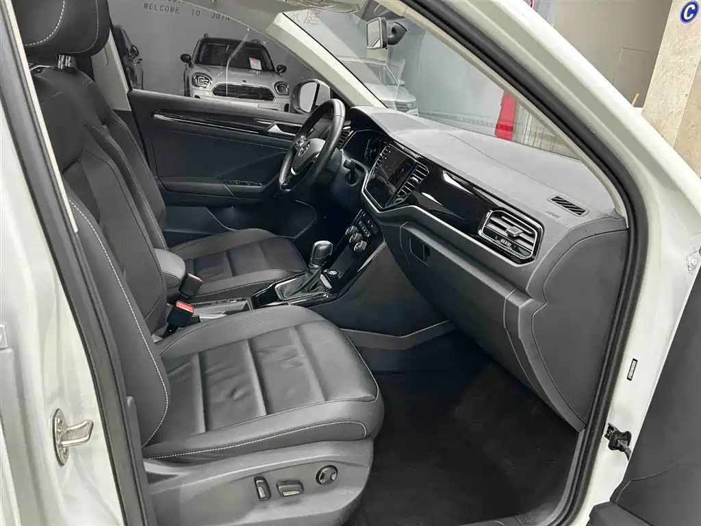 Volkswagen T-ROC 2022 280TSI DSG 2WD Comfort PLUS фото 13