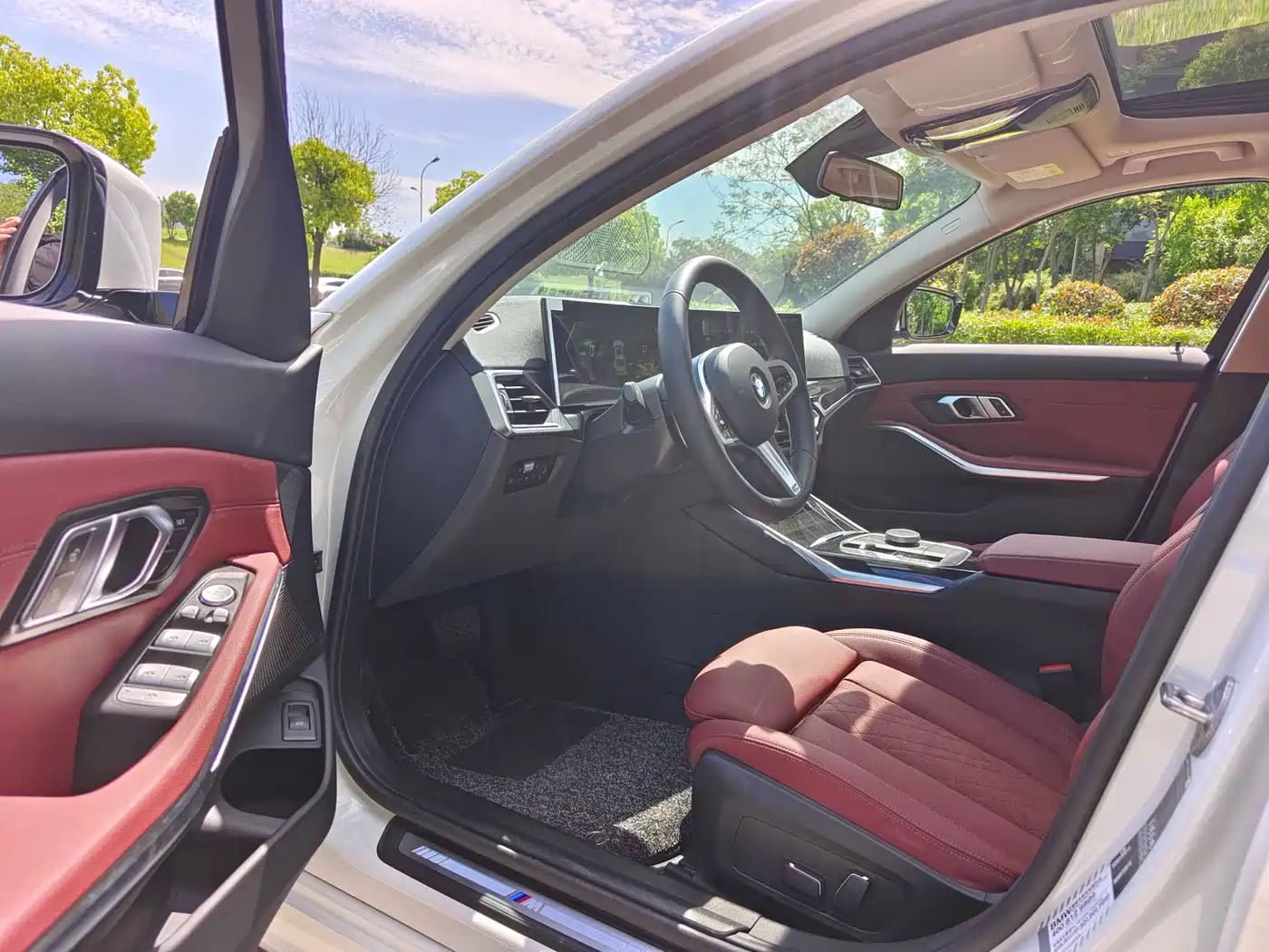 BMW 3 Series 2024 325Li M Sport Package фото 6