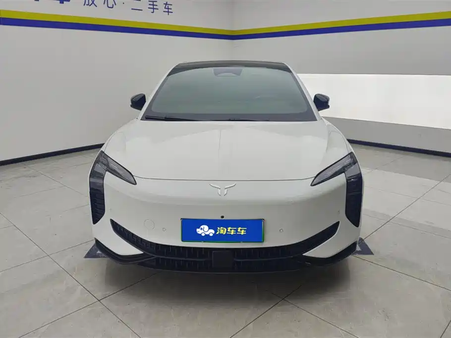 Hongqi EH7 2024 690 Pro фото 2