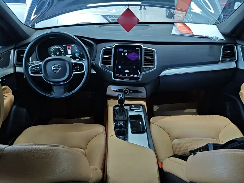 Photo 10 - Volvo XC90
