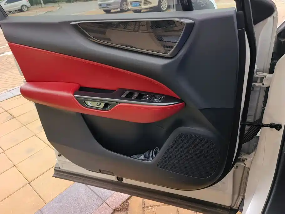 Фото 7 - Lexus NX