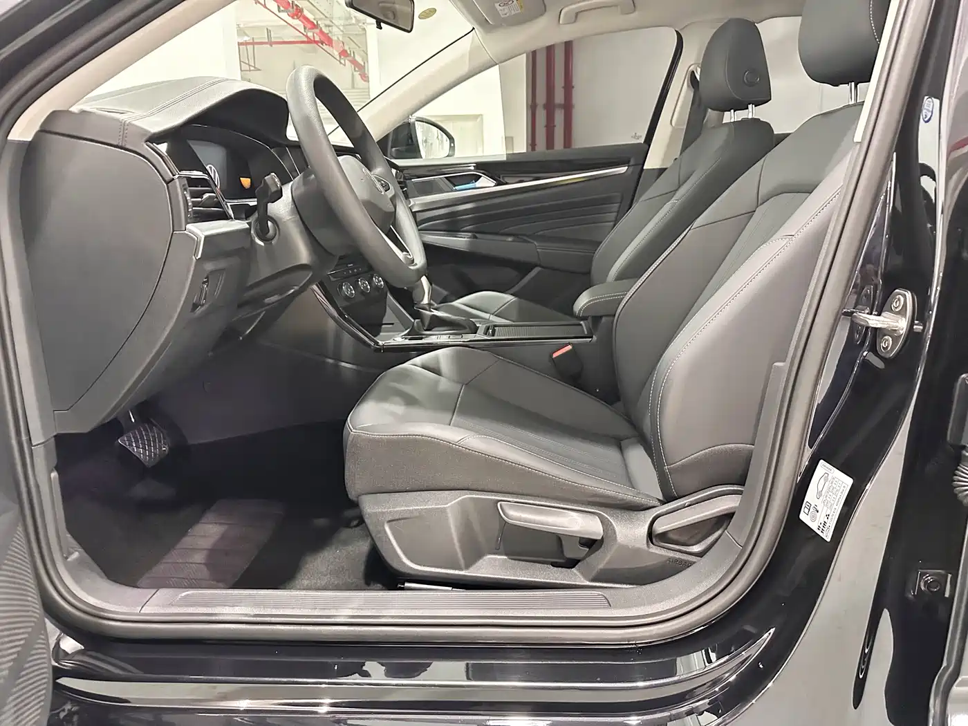 Volkswagen Passat 2024 280TSI Business Edition фото 15