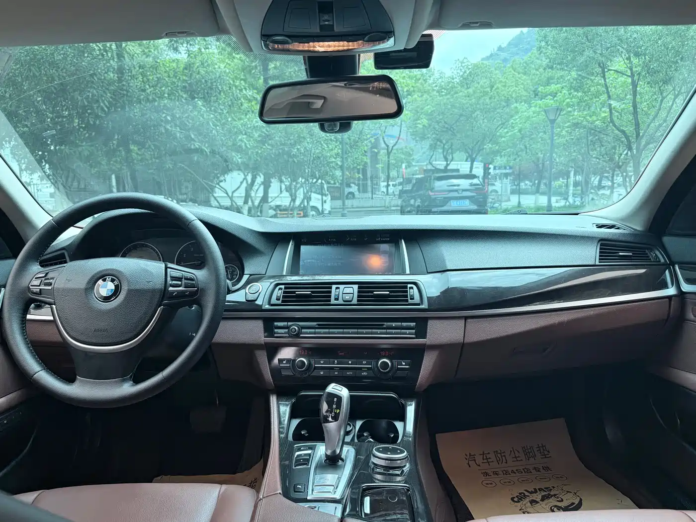 BMW 5 Series 2014 525Li Leading фото 9