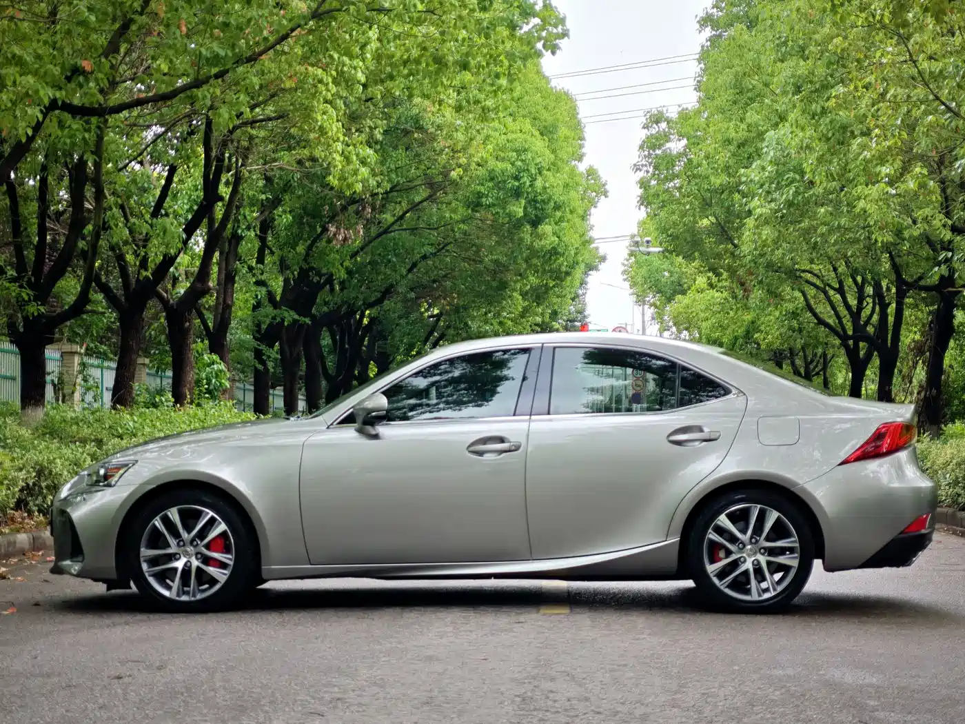 Lexus IS 2017 300 Leading Edition фото 4