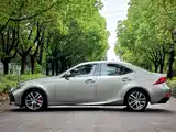Фото 4 - Lexus IS
