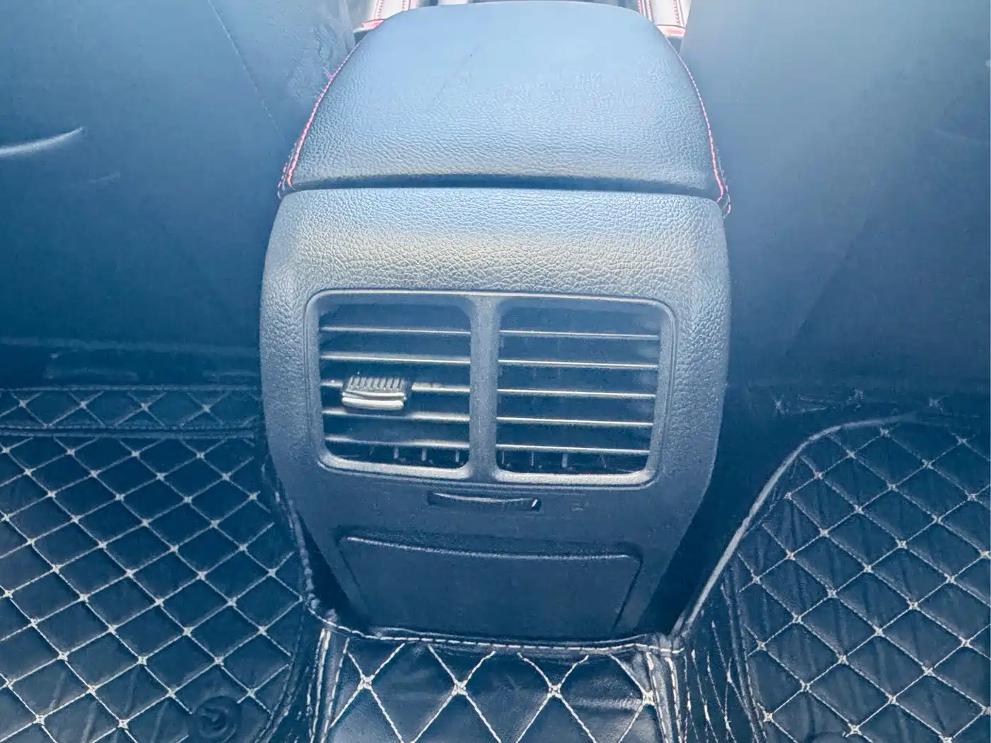 Фото 13 - Volkswagen Golf