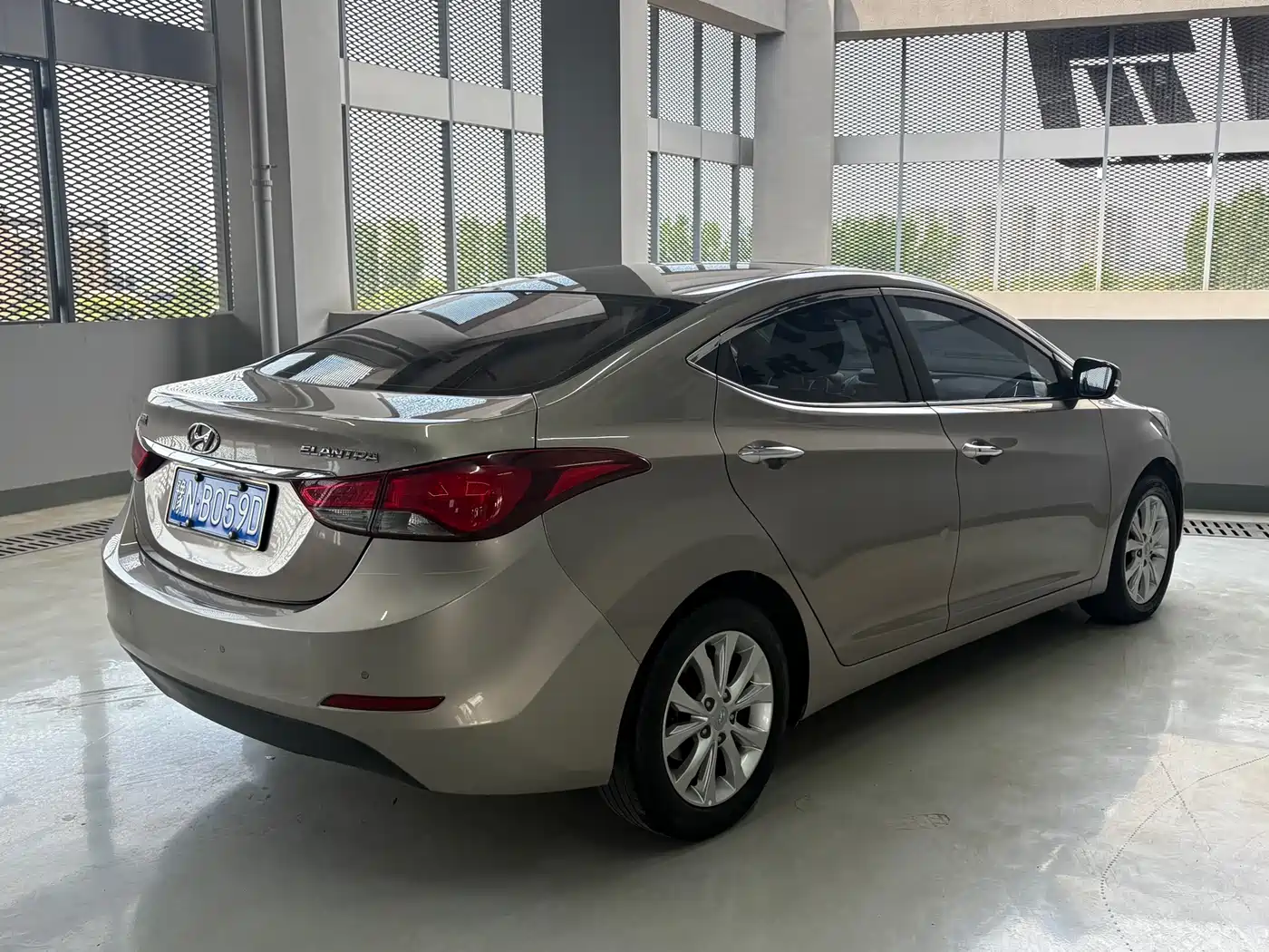 Hyundai Langdong 2016 1.6L Automatic Premium Edition фото 7
