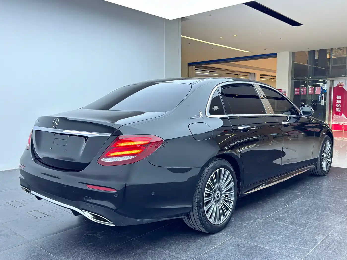 Mercedes-Benz E-Class 2020 E 300 L Fashion фото 15