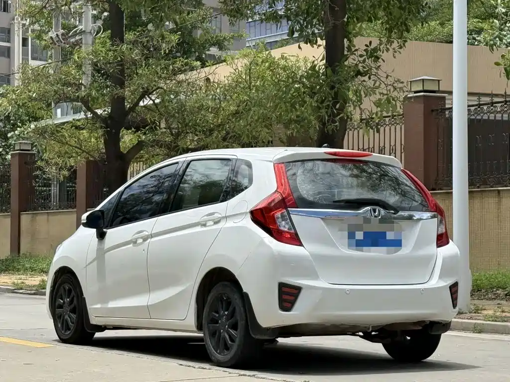 Фото 7 - Honda Fit
