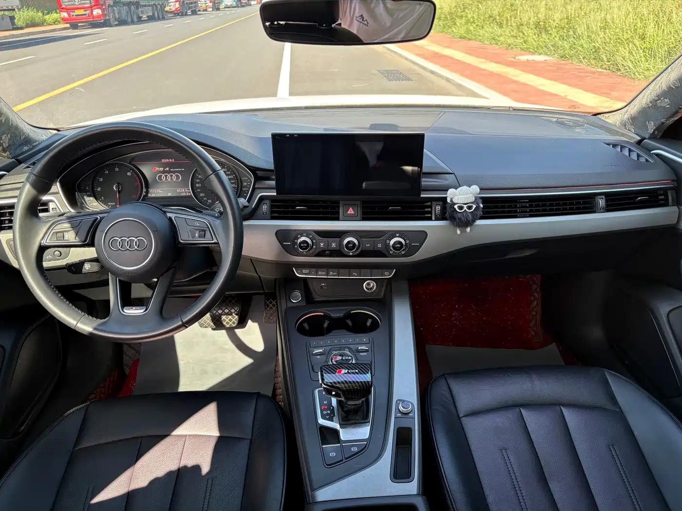 Photo 8 - Audi A4L