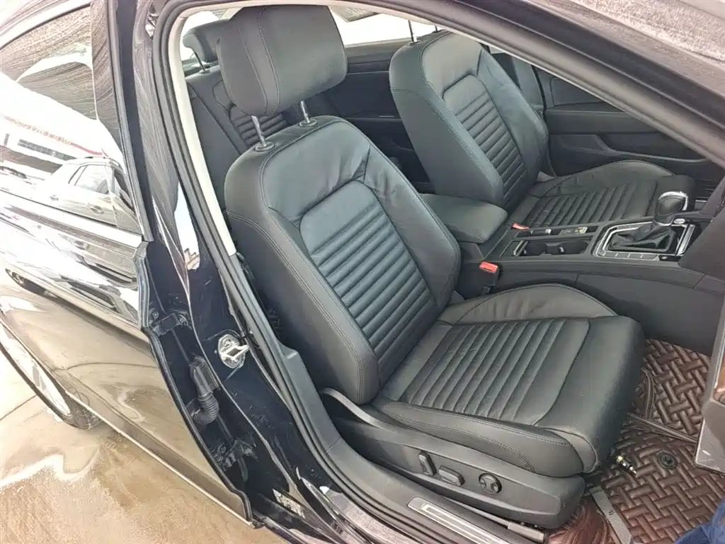 Volkswagen Magotan 2019 330TSI DSG Luxury Class China VI фото 25
