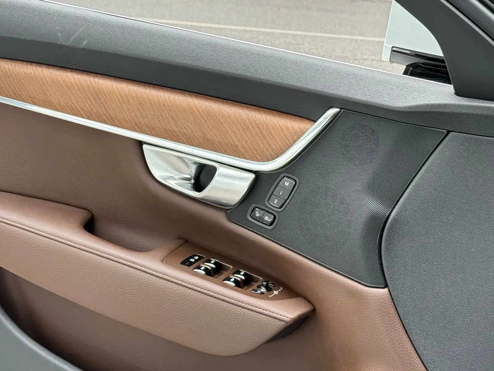 Фото 15 - Volvo S90