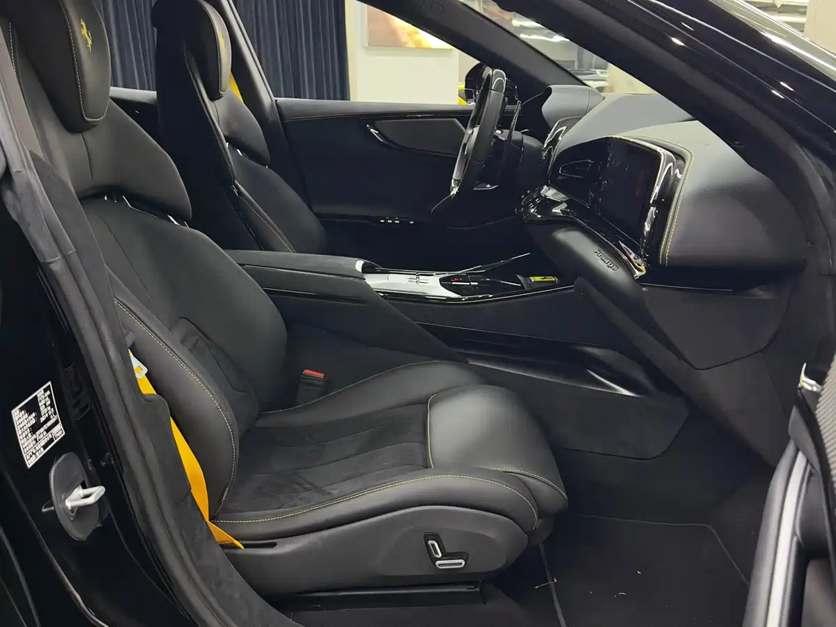 Ferrari Purosangue 2024 2023 6.5L V12