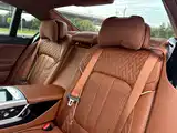 Фото 16 - BMW 7 Series