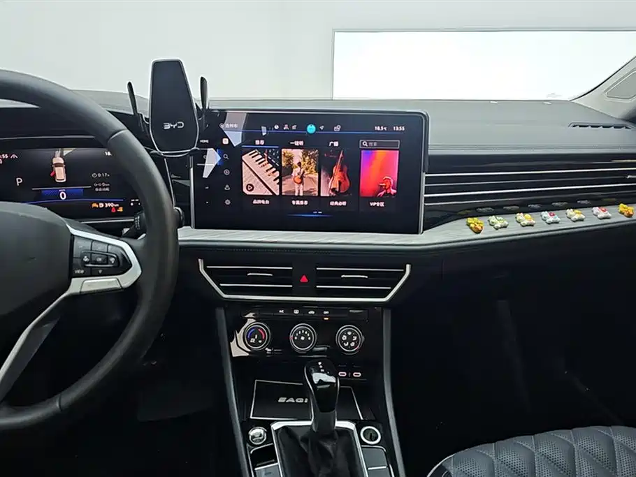 Volkswagen Sagitar 2024 300TSI DSG Surpass Edition фото 13