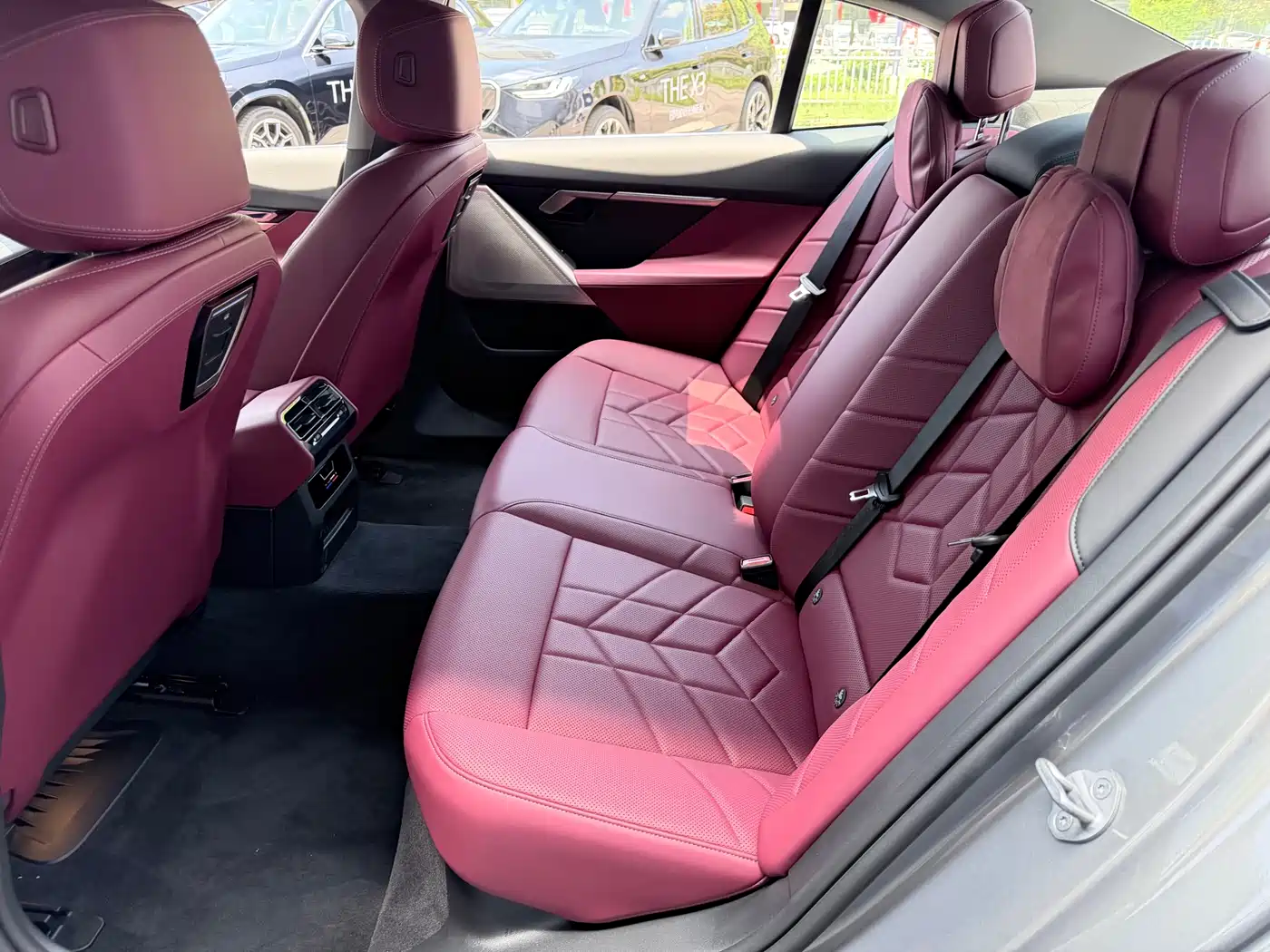 BMW i5 2024 eDrive 35L M Sport Package фото 8