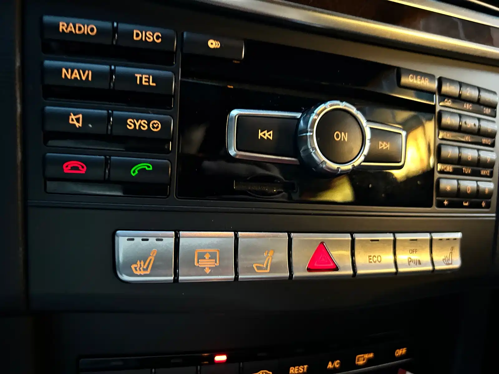 Photo 10 - Mercedes-Benz E-Class