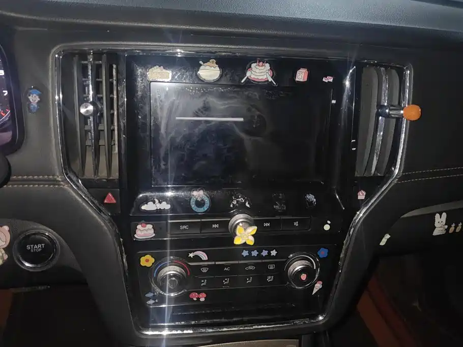 Roewe i6 2020 2020 PLUS 1.6L CVT 4G Connected Glory Luxury Edition