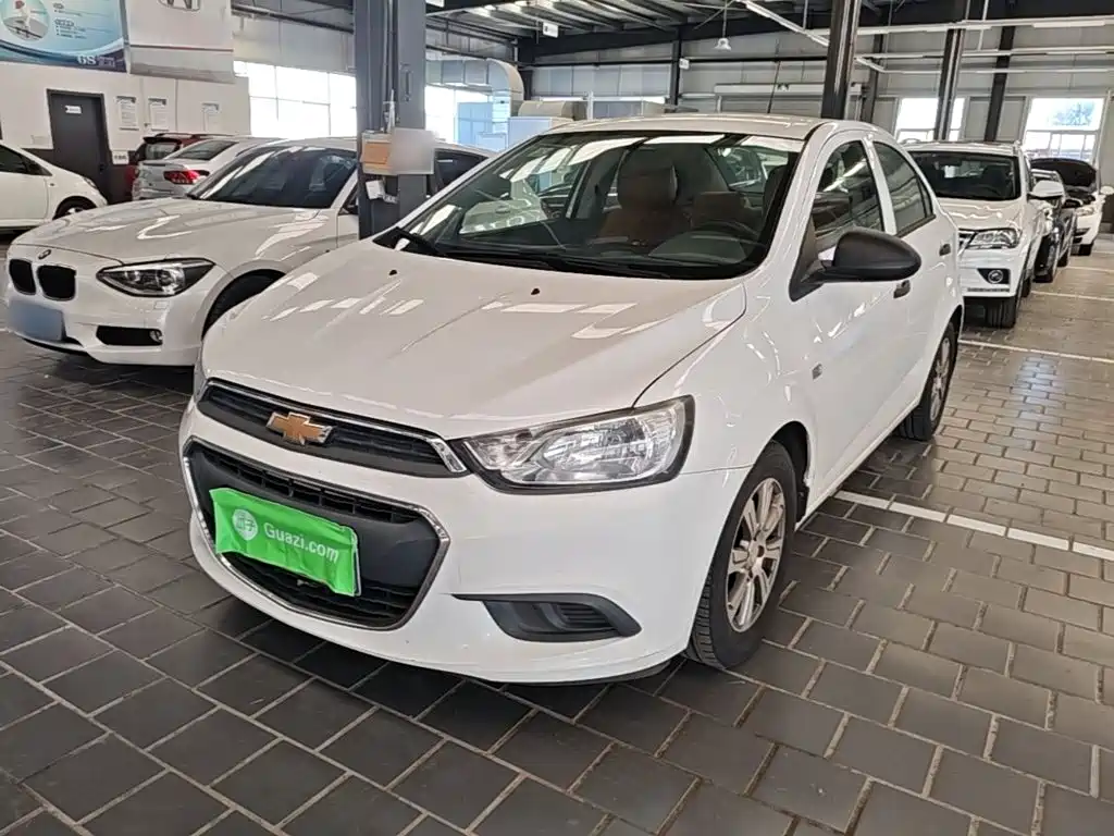 Chevrolet Aveo 2015 2014 Sedan 1.4SL MT Luxury Edition