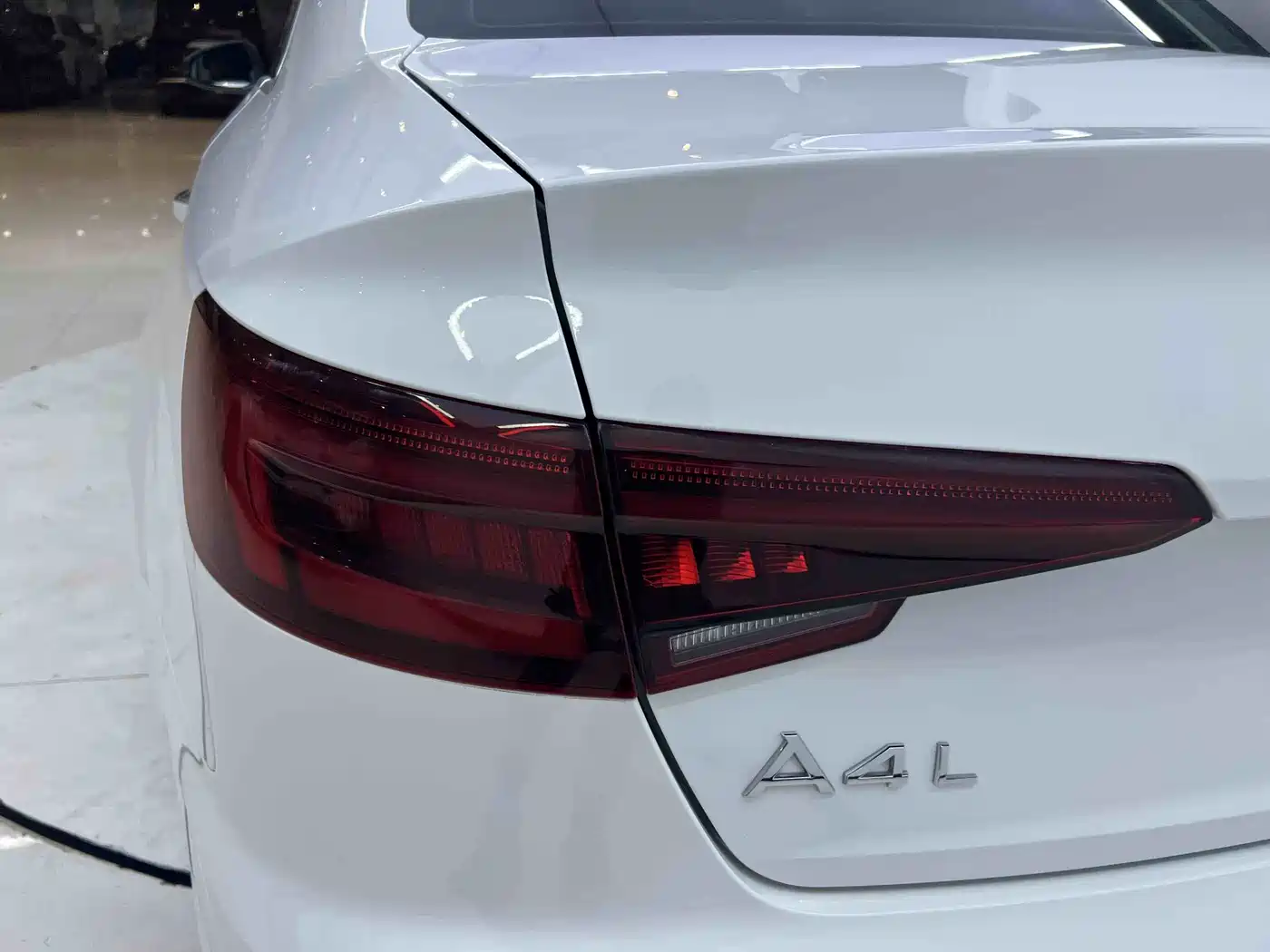 Audi A4L 2018 30th Anniversary 45 TFSI quattro Personality Sport фото 14