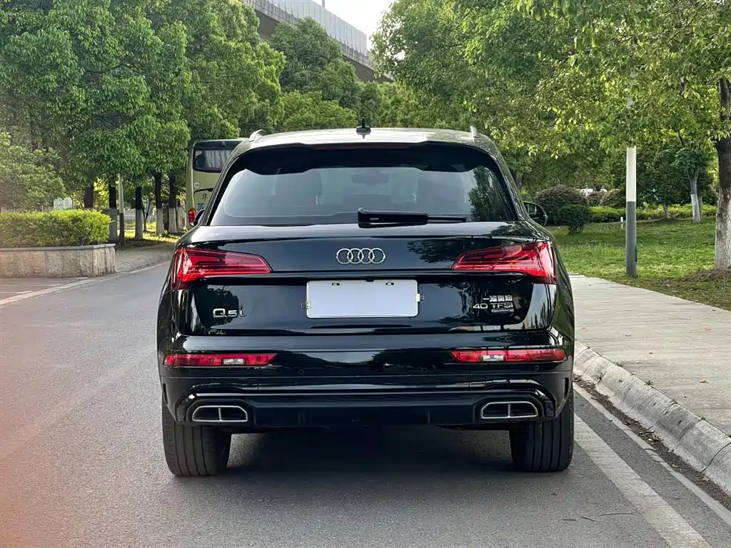 Audi Q5L 2022 40T Fashion Dynamic фото 6