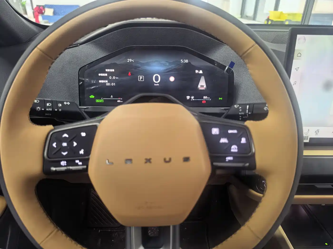 Lexus ES 2025 Model 300h Base Version фото 19