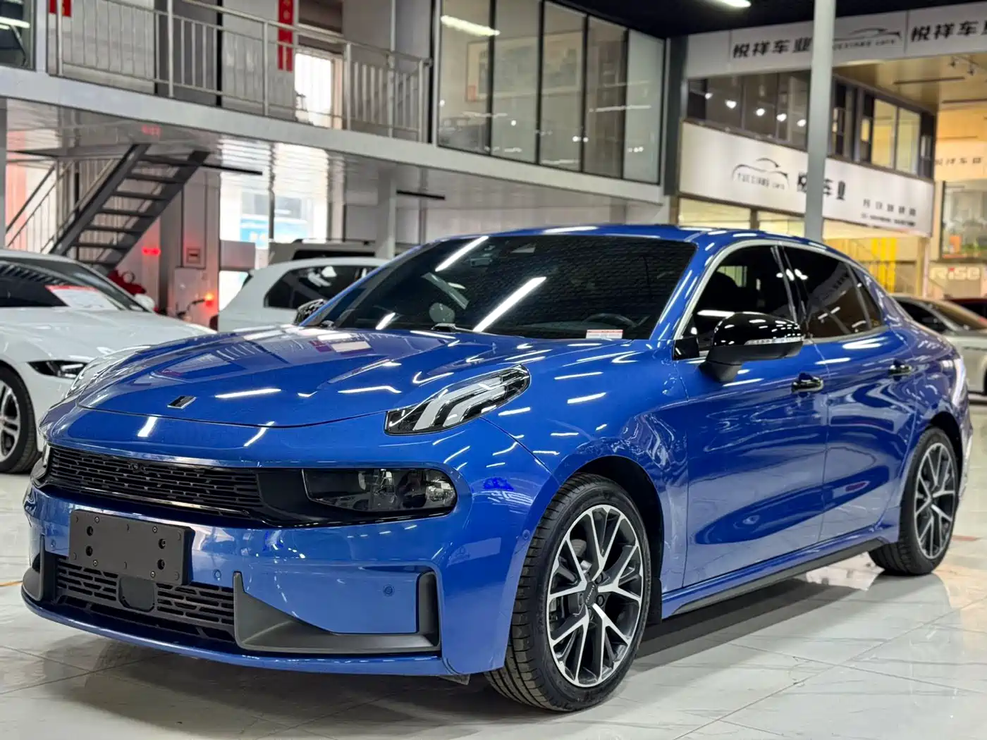 Lynk & Co 03 2021 2.0TD Auto Jin Champion Edition фото 4