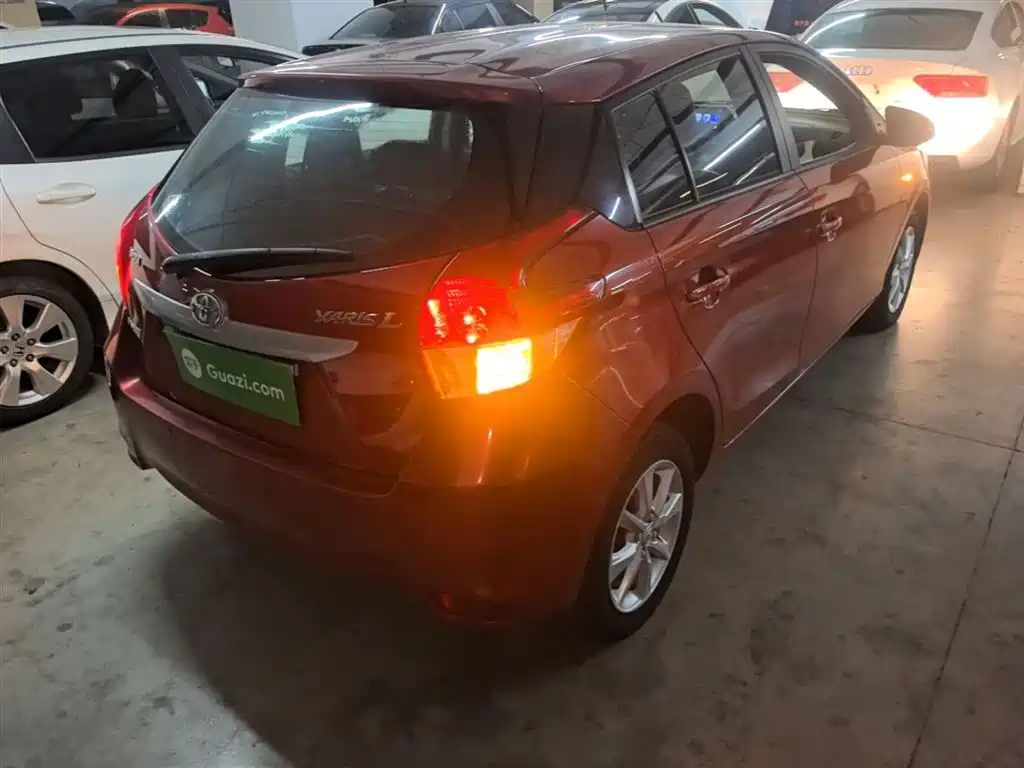 Toyota YARiS L Zhi Xuan 2015 1.5G Auto Sunroof Special Edition фото 7