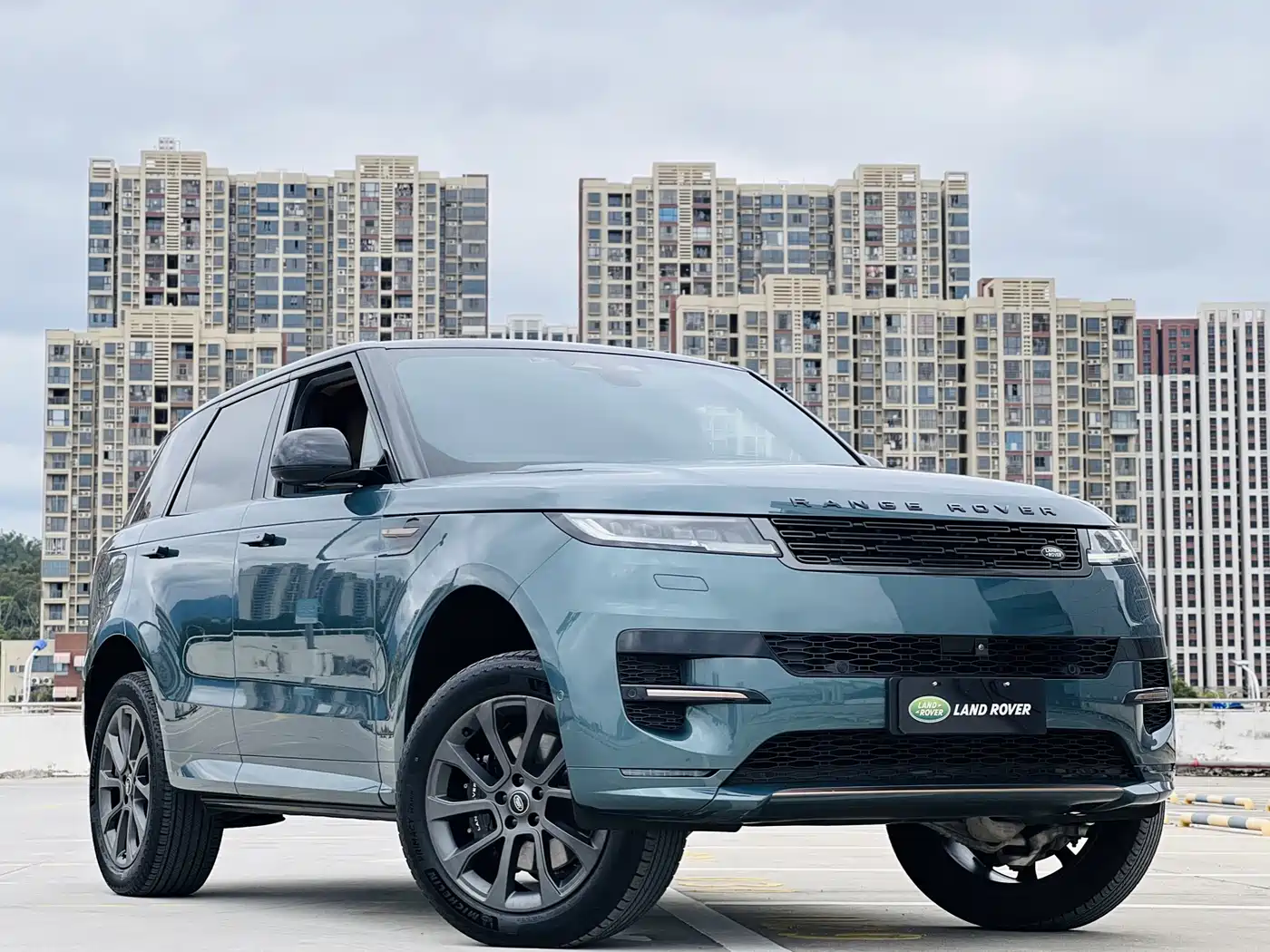 Land Rover Range Rover Sport 2023 400PS Dynamic SE фото 3