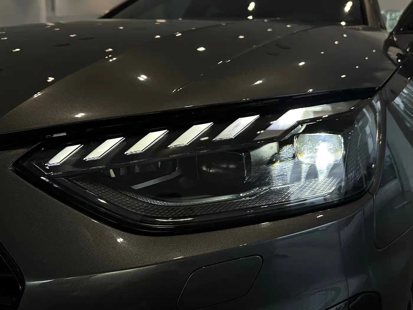 Photo 10 - Audi A4L