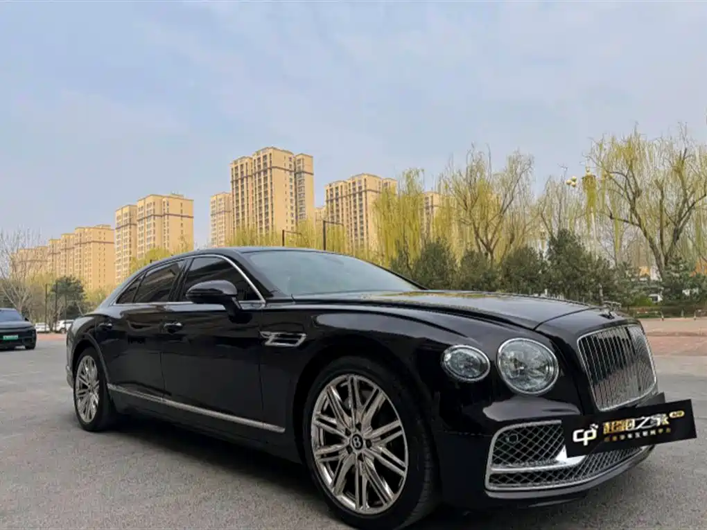 Bentley Flying Spur 2023 4.0T V8 Elegance Edition фото 3