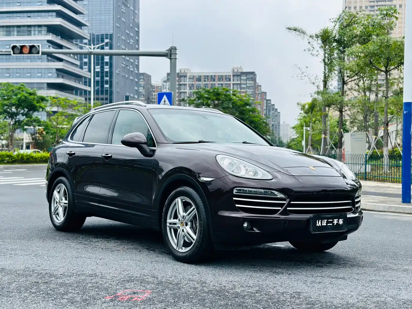 Porsche Cayenne 2014 Cayenne Platinum Edition 3.0T фото 2