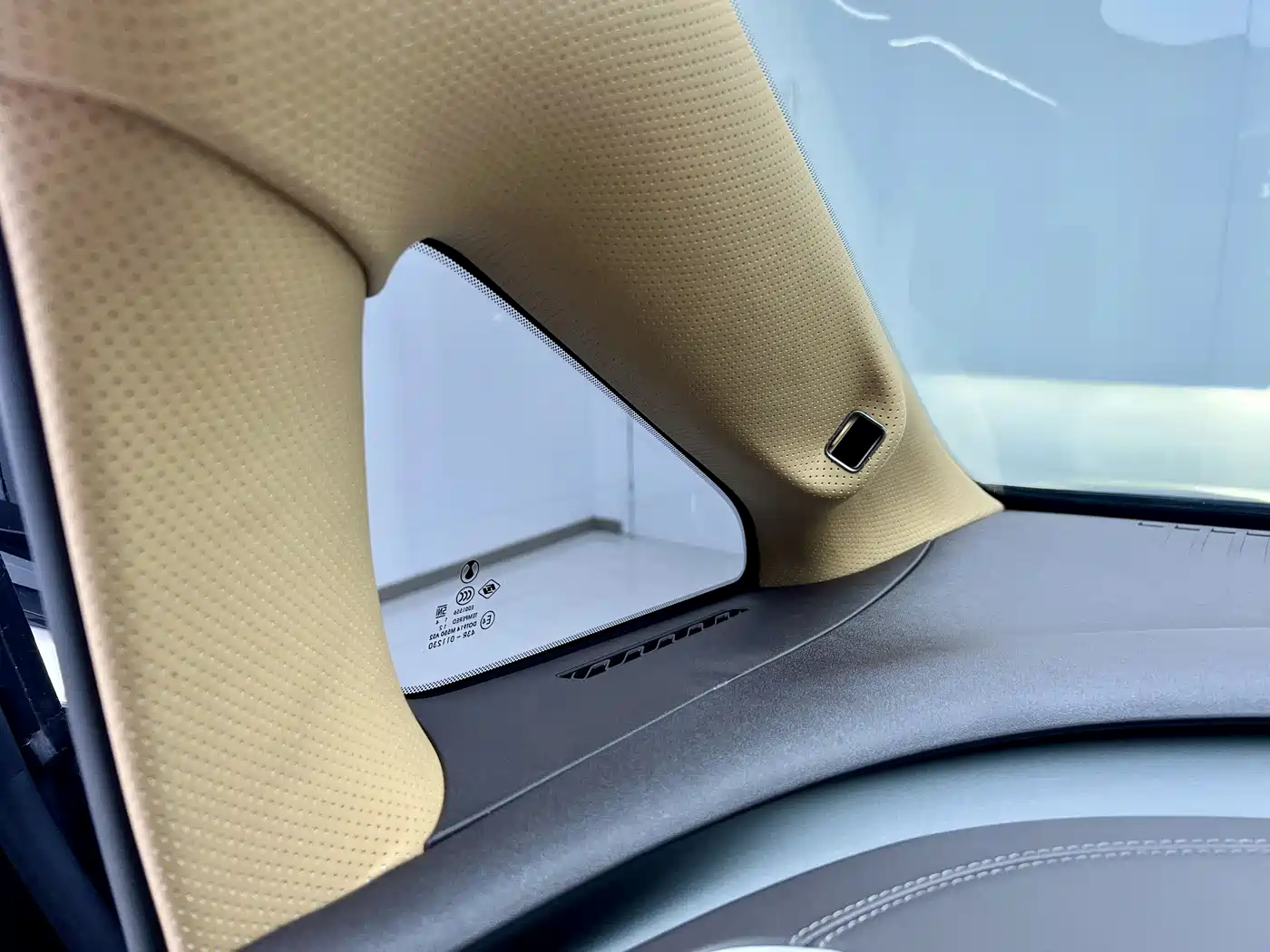 Denza D9 2025 2025 Model DM-i Smart Drive Edition 1020 AWD Flagship