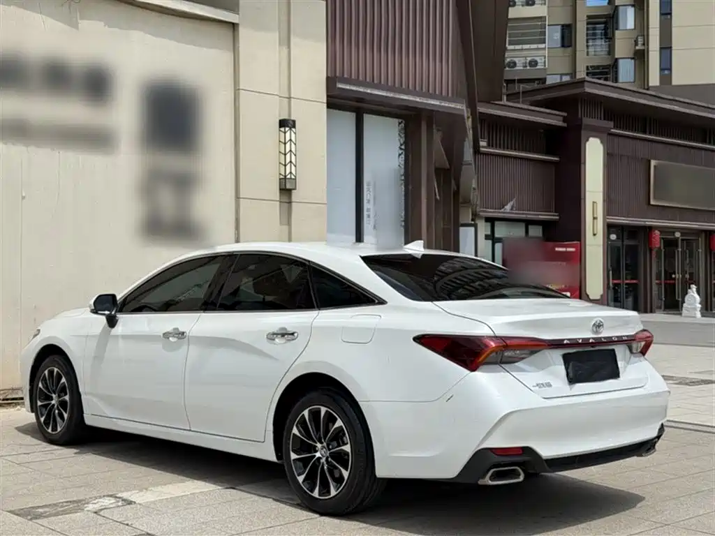 Toyota Avalon 2022 2.0L Luxury Edition фото 7