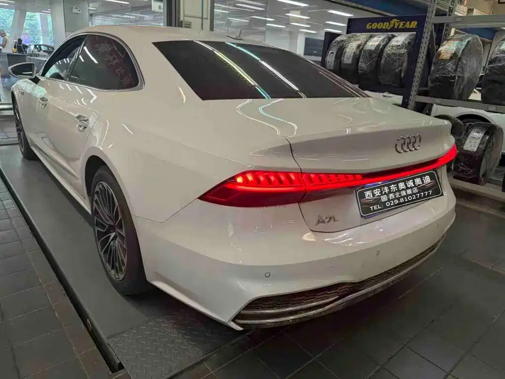 Audi A7L, миниатюра 4