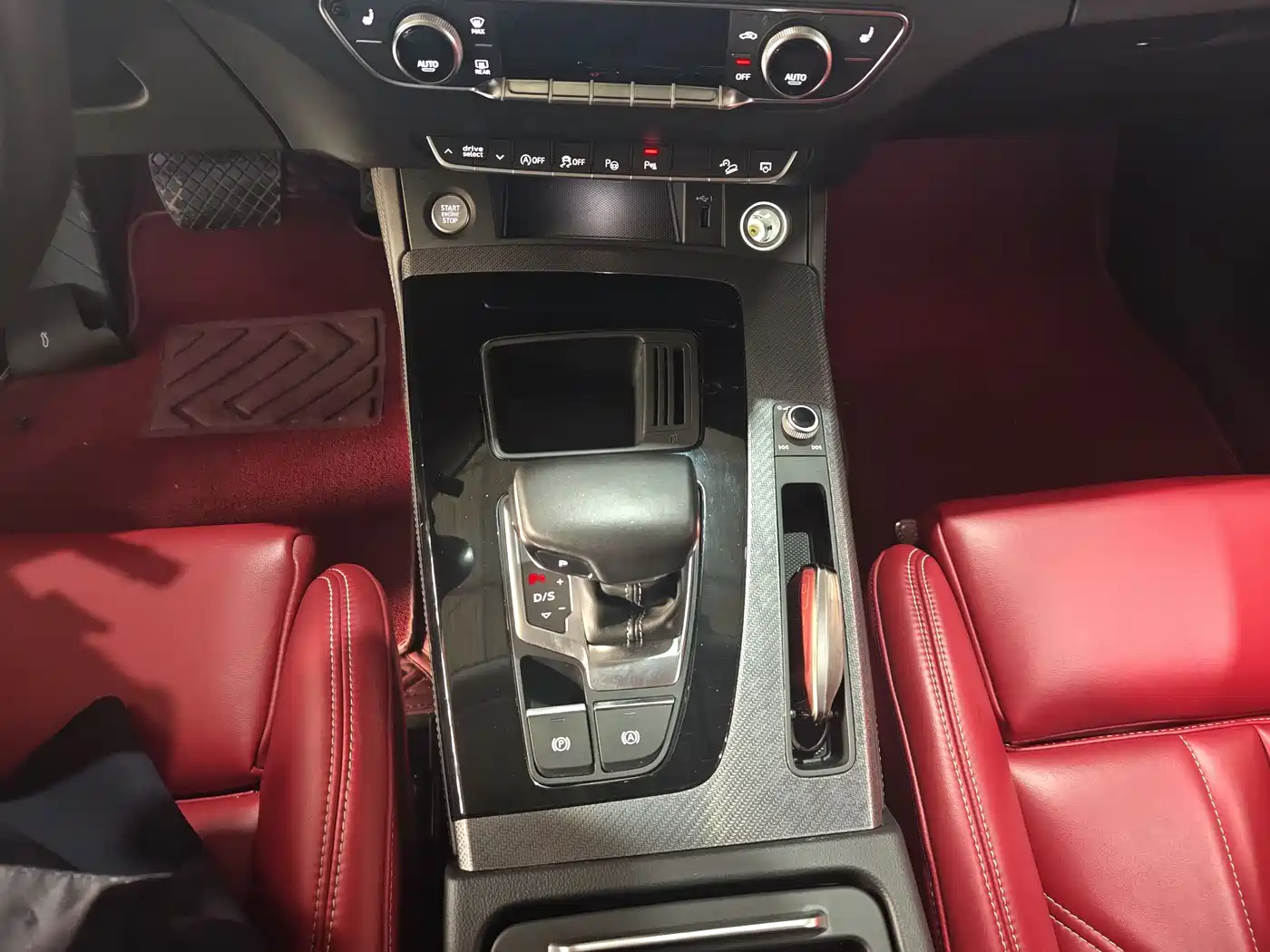 Audi Q5L 2022 40T Luxury Dynamic фото 10