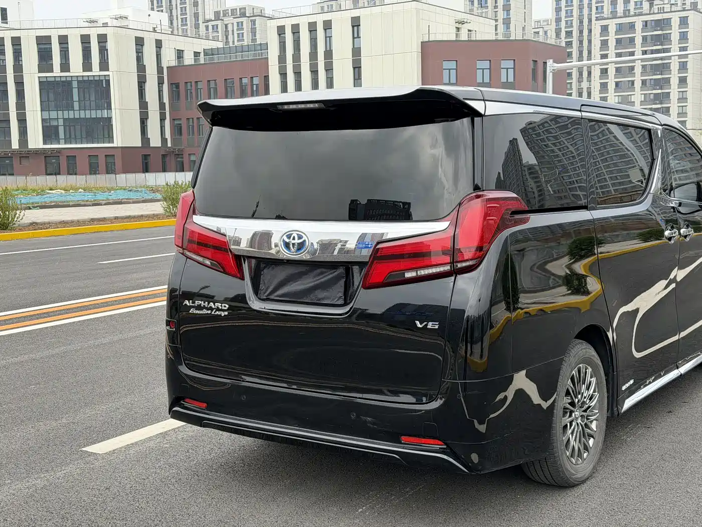 Toyota Vellfire 2019 Hybrid 2.5L HV Premium Edition фото 7