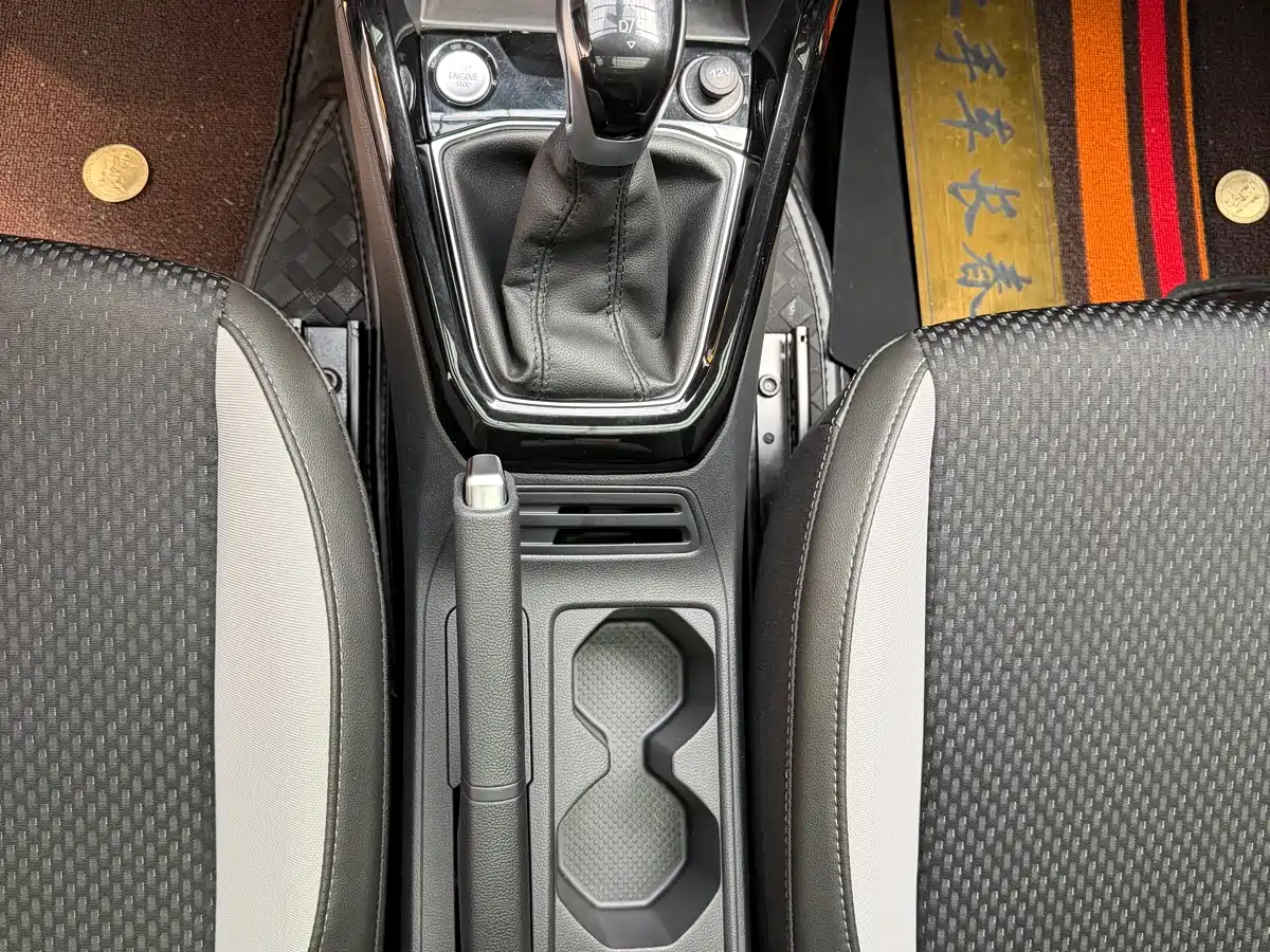 Volkswagen Tanying 2021 1.5L Automatic Smart Connect Edition фото 12