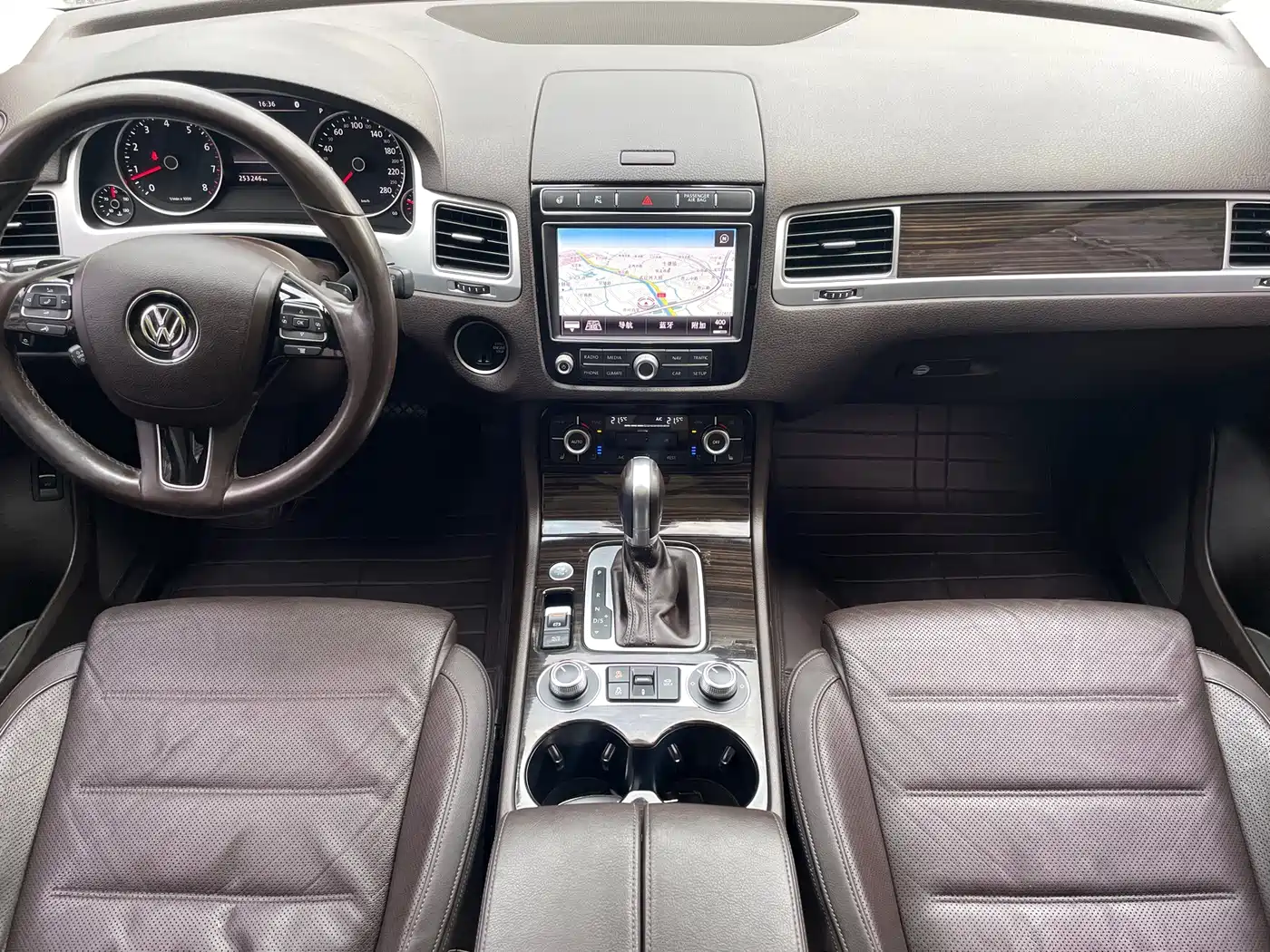 صورة 8 - Volkswagen Touareg