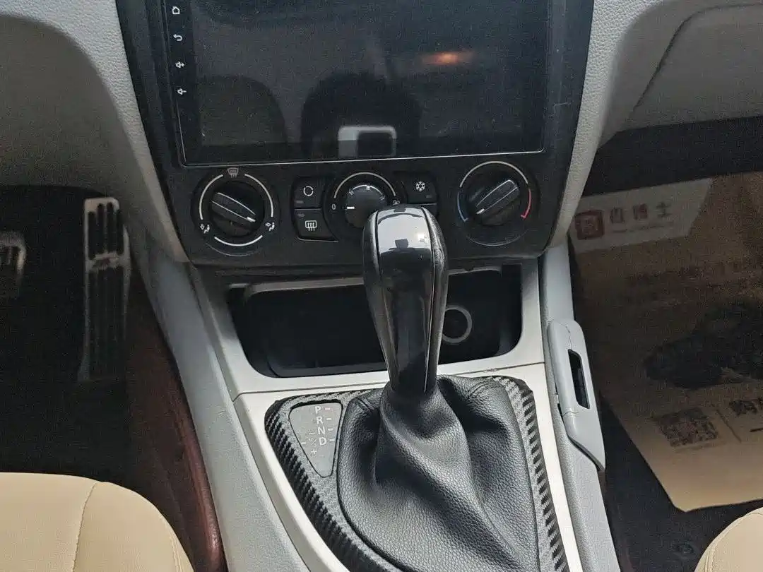 BMW 1 Series (Import) 2010 120i Sport Limited Edition фото 9
