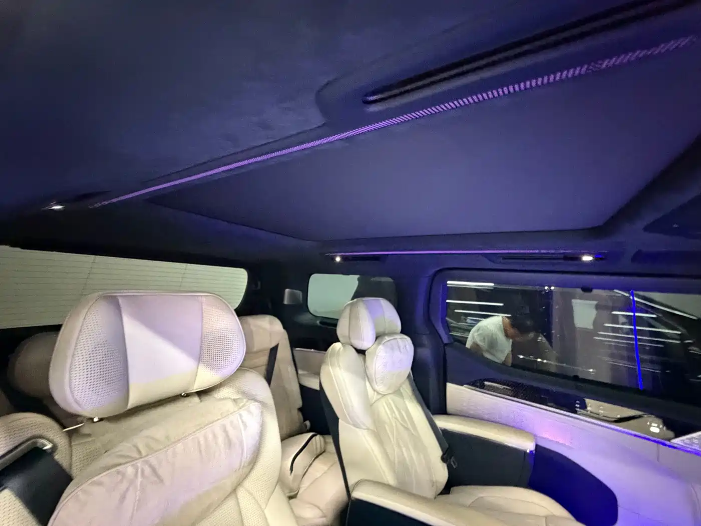 ZEEKR 009 2025 2024 6-seat Executive AWD 108kWh