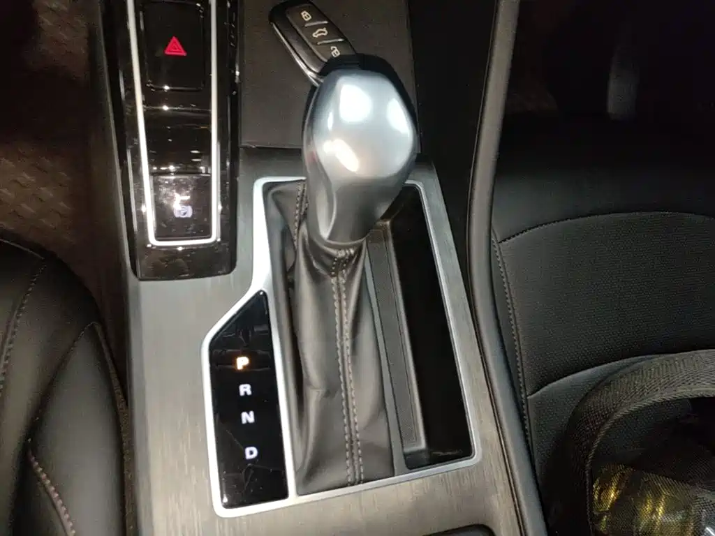Roewe i5 2025 2023 1.5L CVT Luxury Edition